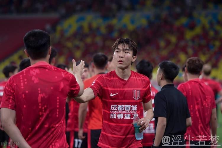 元敏诚劲射建功 成都蓉城率先破门